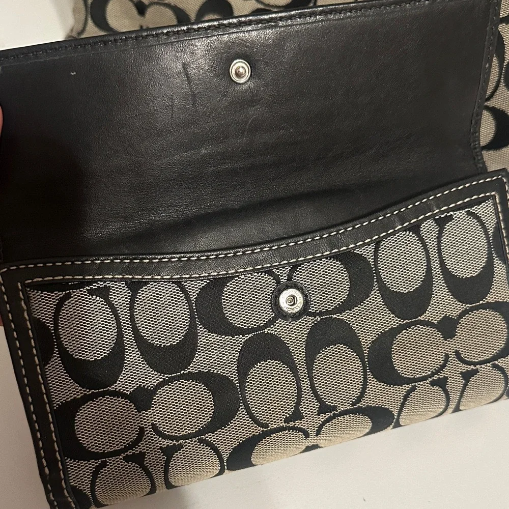 Coach Black and Cream Signature Tote and Wallet Set - Picture 12 of 16